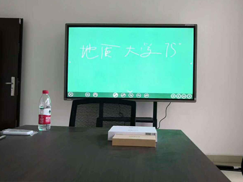 如何使用多媒體教學(xué)觸摸一體機(jī)？