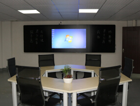 中異電子的小編簡述推拉黑板的產(chǎn)品特點